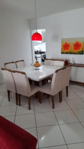 Apartamento com área Gourmet, Churrasqueira, Wifi rua de frente para Feirinha, Guilhermina